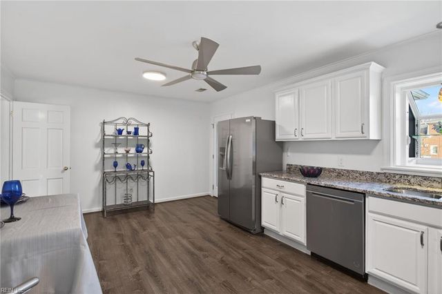 26 Kenwood DR, Hampton, VA 23666