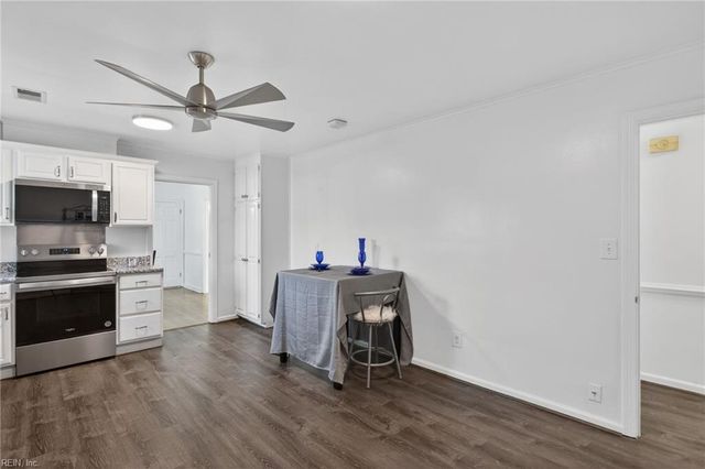 26 Kenwood DR, Hampton, VA 23666