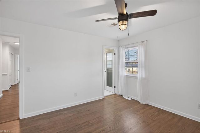 26 Kenwood DR, Hampton, VA 23666