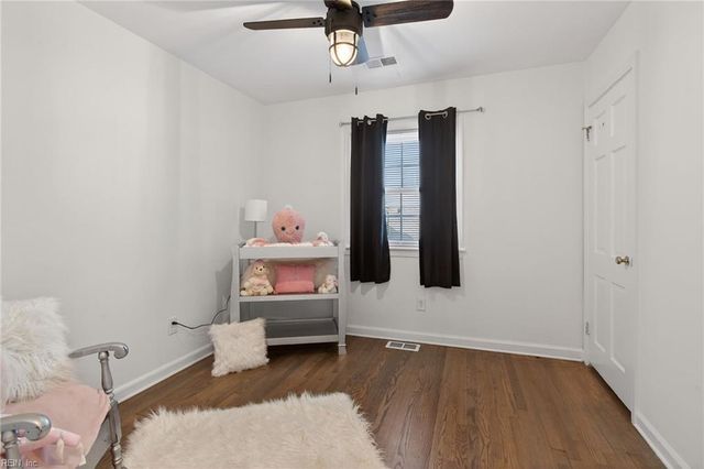 26 Kenwood DR, Hampton, VA 23666