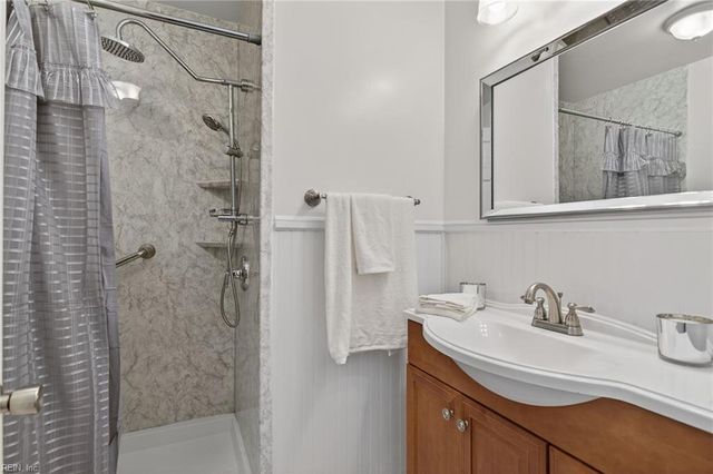 26 Kenwood DR, Hampton, VA 23666