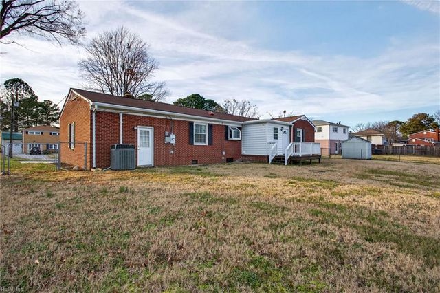 26 Kenwood DR, Hampton, VA 23666