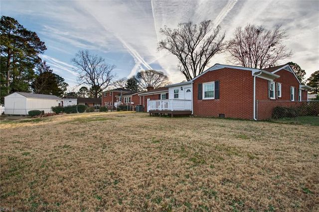 26 Kenwood DR, Hampton, VA 23666