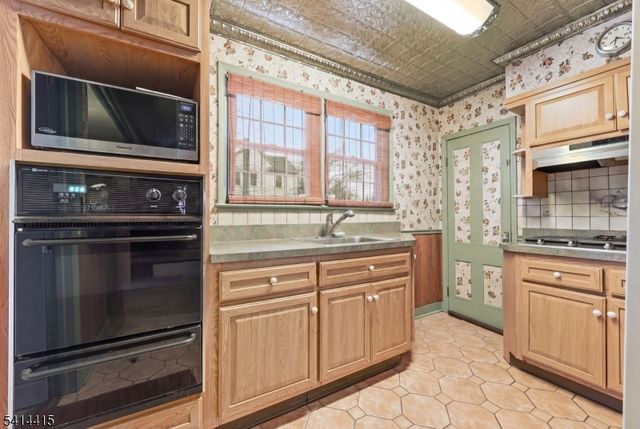 608 Meadow St, Roselle Boro, NJ 07203