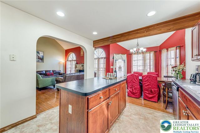 1624 Cotswold Road, Coolbaugh Twp, PA 18466