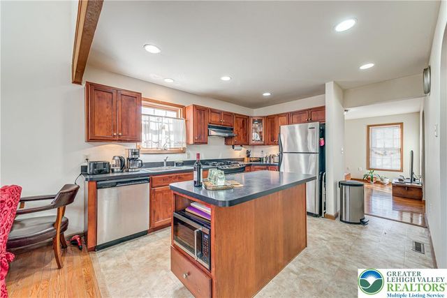 1624 Cotswold Road, Coolbaugh Twp, PA 18466