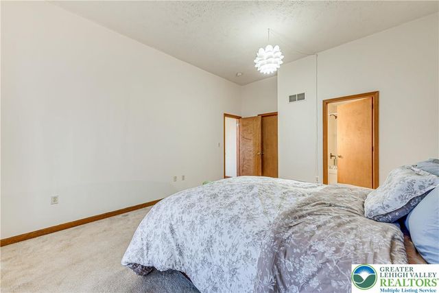 1624 Cotswold Road, Coolbaugh Twp, PA 18466