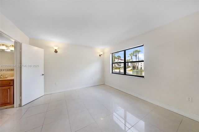 9405 Fontainebleau Boulevard 112, Miami, FL 33172