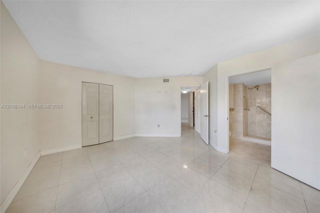 9405 Fontainebleau Boulevard 112, Miami, FL 33172