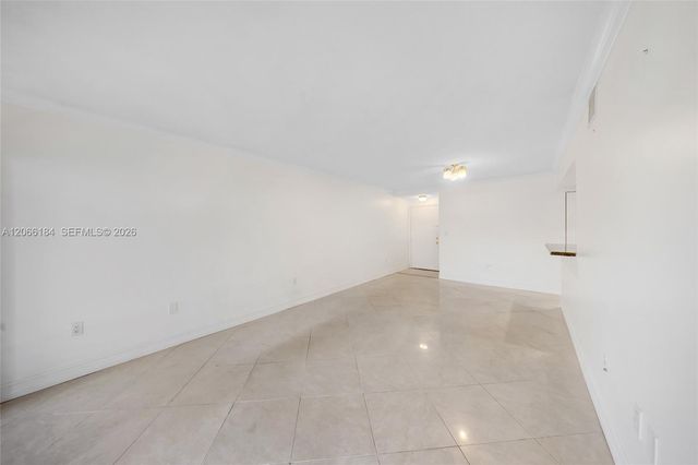 9405 Fontainebleau Boulevard 112, Miami, FL 33172