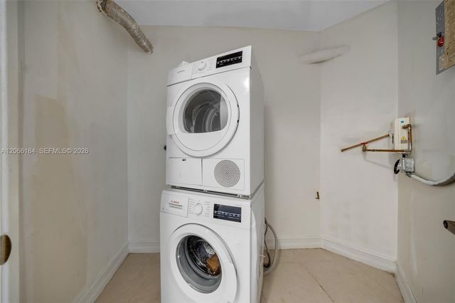 9405 Fontainebleau Boulevard 112, Miami, FL 33172
