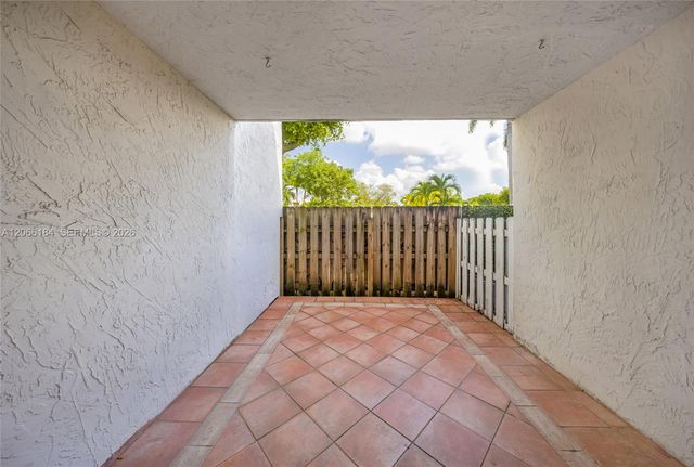 9405 Fontainebleau Boulevard 112, Miami, FL 33172
