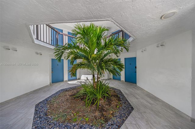 9405 Fontainebleau Boulevard 112, Miami, FL 33172