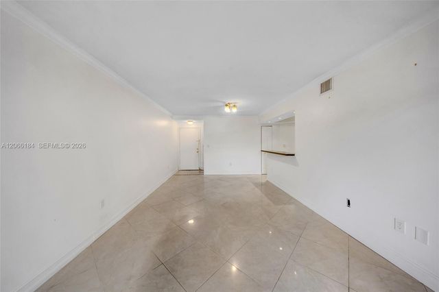 9405 Fontainebleau Boulevard 112, Miami, FL 33172
