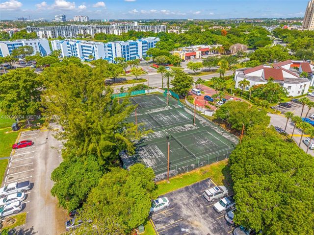 9405 Fontainebleau Boulevard 112, Miami, FL 33172