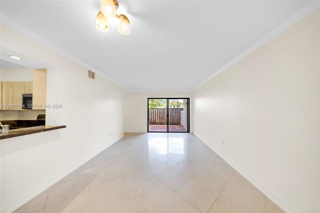 9405 Fontainebleau Boulevard 112, Miami, FL 33172