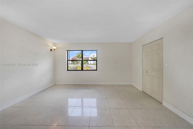 9405 Fontainebleau Boulevard 112, Miami, FL 33172