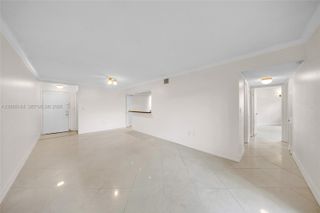 9405 Fontainebleau Boulevard 112, Miami, FL 33172