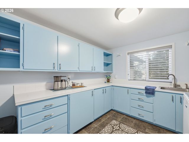 1996 KIMBERLY Dr, Eugene, OR 97405