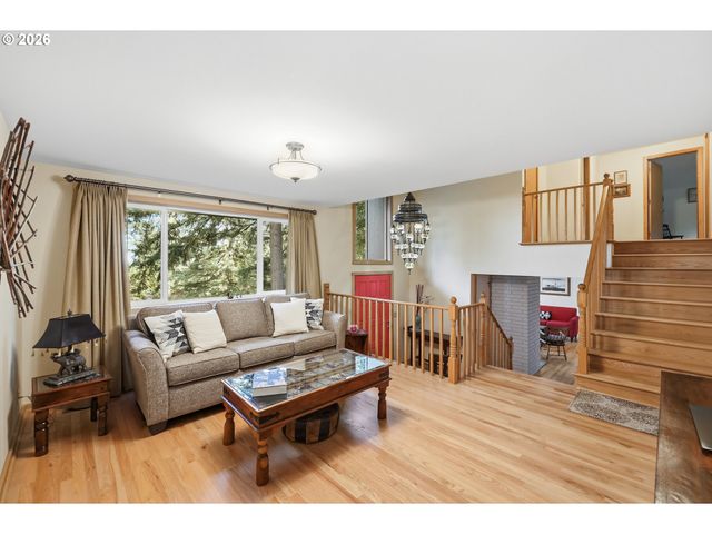 1996 KIMBERLY Dr, Eugene, OR 97405