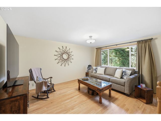 1996 KIMBERLY Dr, Eugene, OR 97405