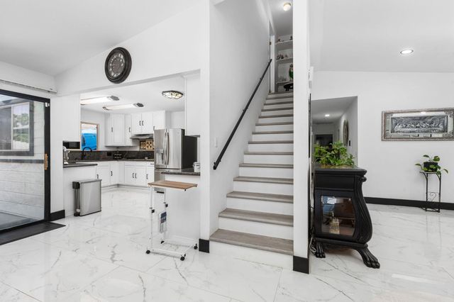 1852 N Hollywood Drive, Reedley, CA 93654