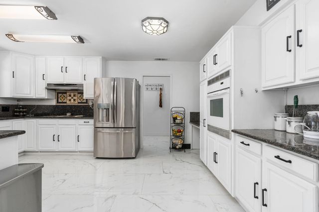1852 N Hollywood Drive, Reedley, CA 93654