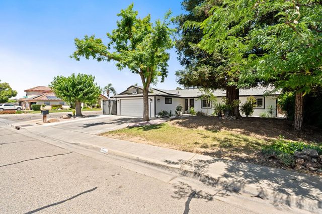 1852 N Hollywood Drive, Reedley, CA 93654
