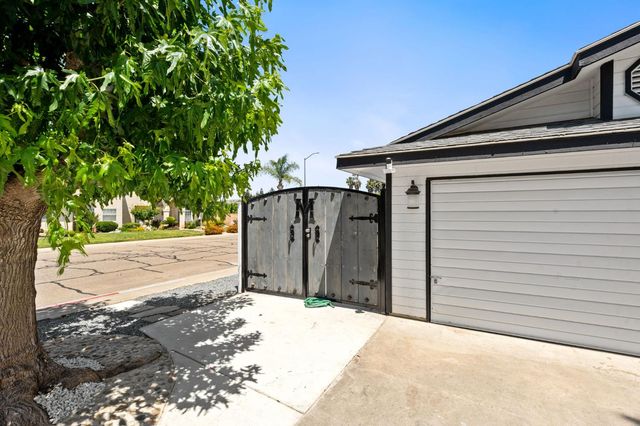 1852 N Hollywood Drive, Reedley, CA 93654