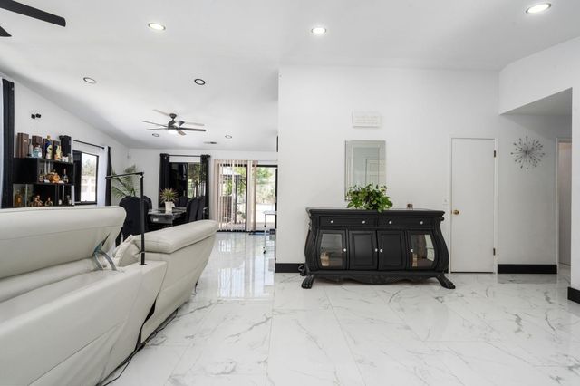 1852 N Hollywood Drive, Reedley, CA 93654