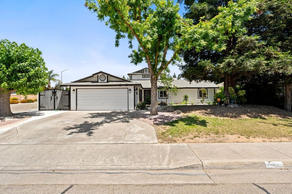 1852 N Hollywood Drive, Reedley, CA 93654