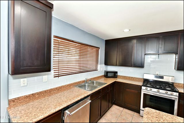 6372 FRANKLIN RIDGE Drive, El Paso, TX 79912