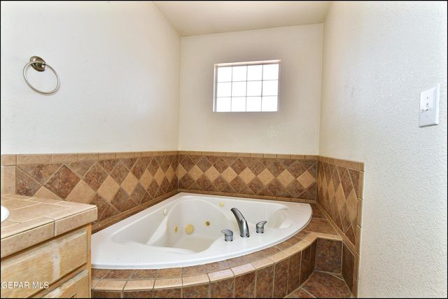 6372 FRANKLIN RIDGE Drive, El Paso, TX 79912
