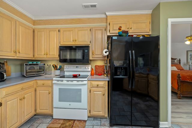 105 Oakview Circle, Manning, SC 29102
