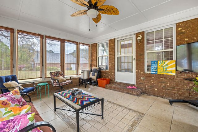 105 Oakview Circle, Manning, SC 29102