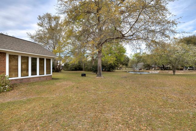 105 Oakview Circle, Manning, SC 29102