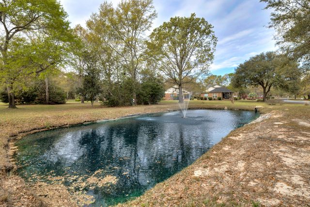 105 Oakview Circle, Manning, SC 29102