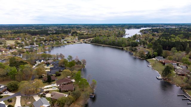 105 Oakview Circle, Manning, SC 29102