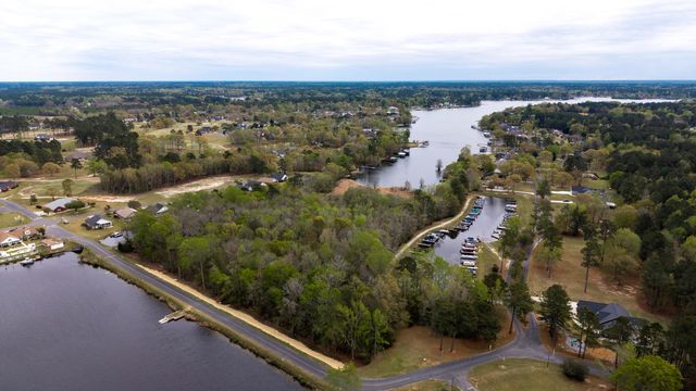 105 Oakview Circle, Manning, SC 29102