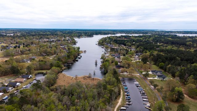 105 Oakview Circle, Manning, SC 29102