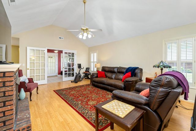 105 Oakview Circle, Manning, SC 29102