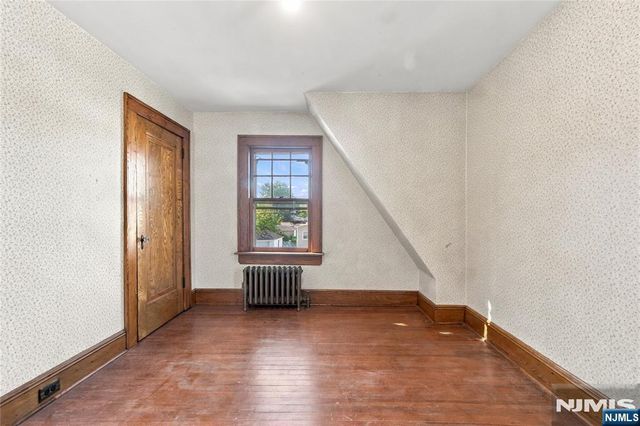 82 Brook Avenue, Passaic, NJ 07055