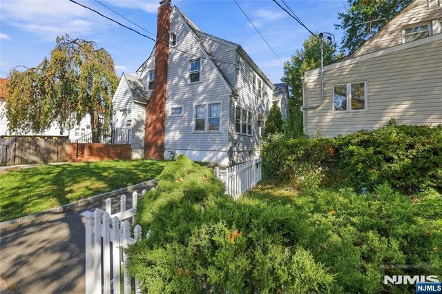82 Brook Avenue, Passaic, NJ 07055
