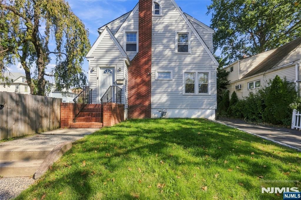 82 Brook Avenue, Passaic, NJ 07055