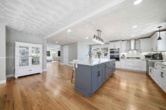 25 Margate Ave, Saugus, MA 01906