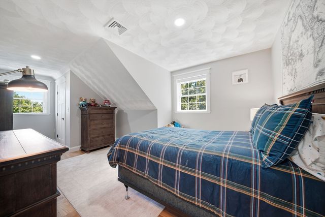 25 Margate Ave, Saugus, MA 01906