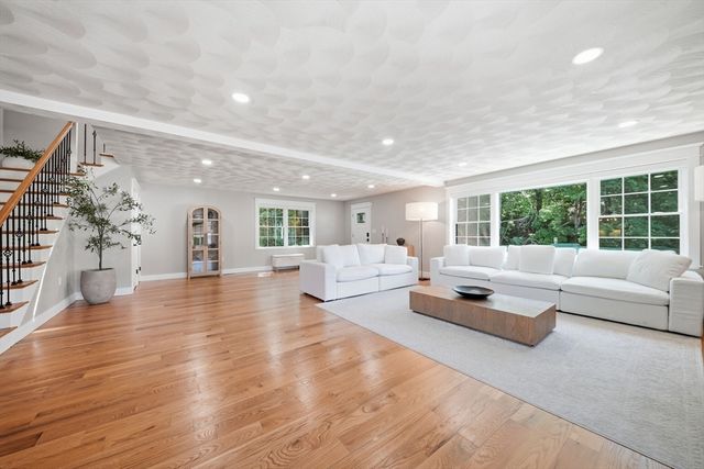 25 Margate Ave, Saugus, MA 01906