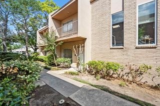 1115 Augusta Dr 6, Houston, TX 77057