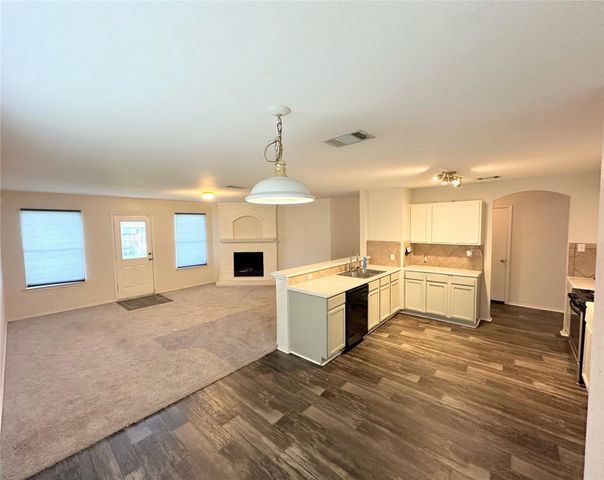 12929 Waynespur LN, Elgin, TX 78621
