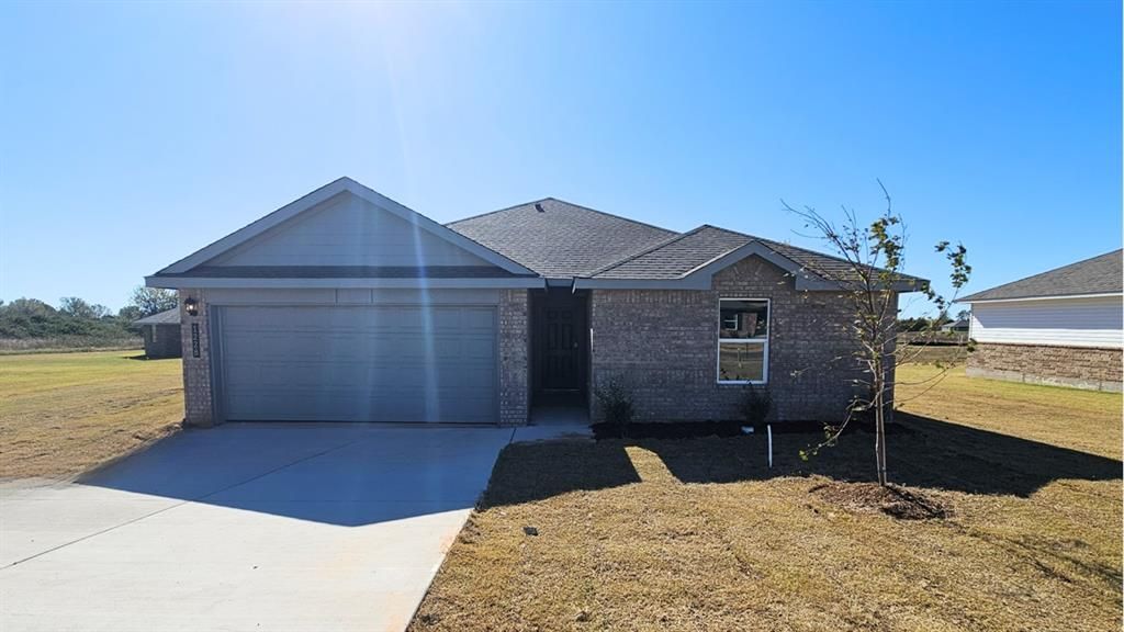 1228 E Ruger Lane, Mustang, OK 73064